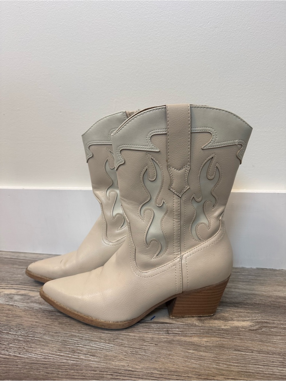 Women's Cream Western Ankle Boots - Stylish Cowboy Heel - Picture 2 of 4